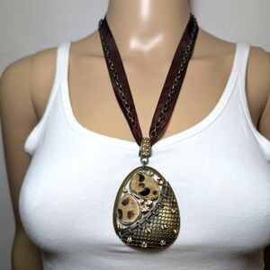 Uniquely Designed Pendant Necklace